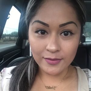 Meet your Posher, Perla